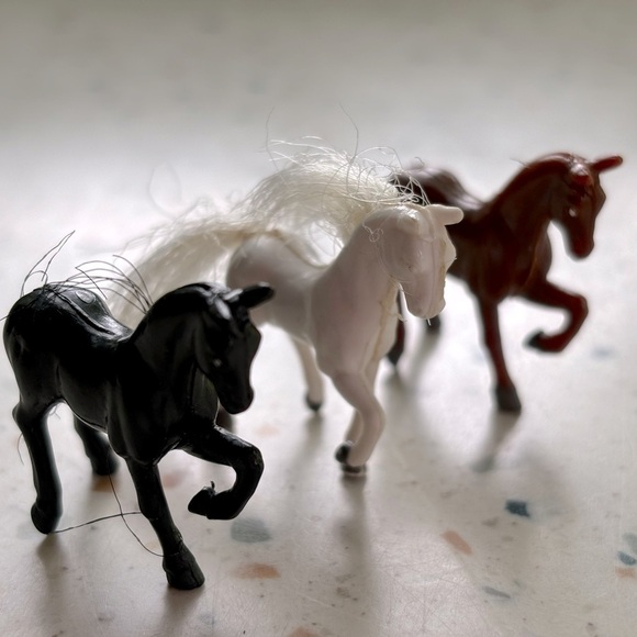 Vintage Miniature Polly Pocket‎ Horse Set of 3 - Picture 4 of 4